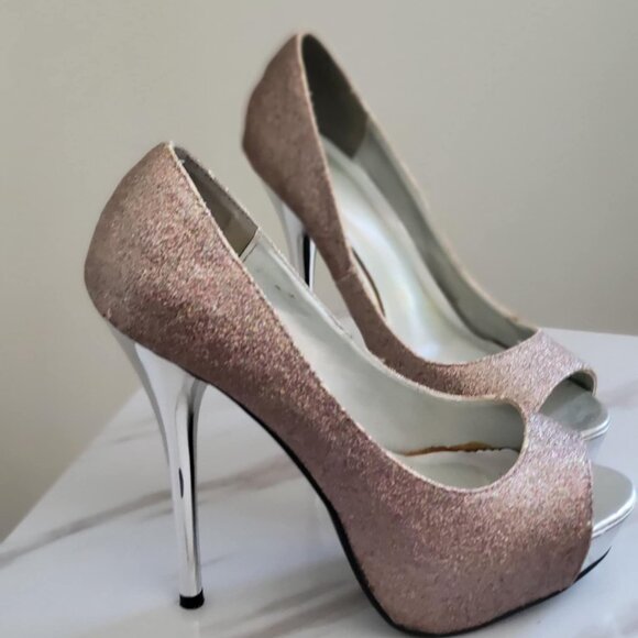 Pink Glitter Wedge Heels with Silver Heel Accent/Sandales compensées à paillette - Picture 2 of 4